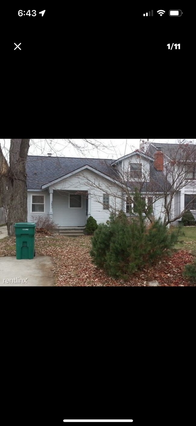 Building Photo - 3893 Cresthaven Dr