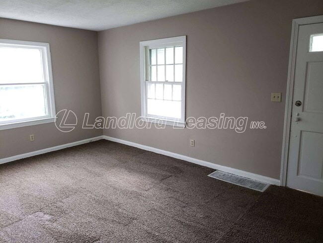 Building Photo - Remodeled Cape Cod with New Kitchen and 1....