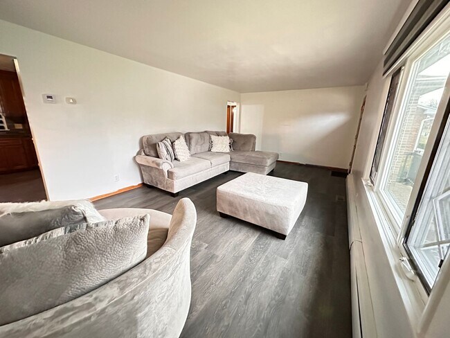 Foto del edificio - Welcome to this gem located in the heart of Perry township!