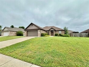 Building Photo - 441 Sorrento Dr