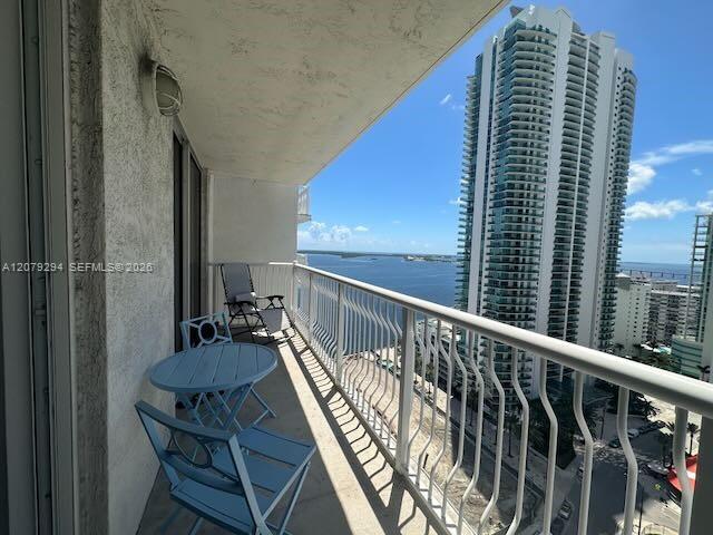 Foto del edificio - 1200 Brickell Bay Dr