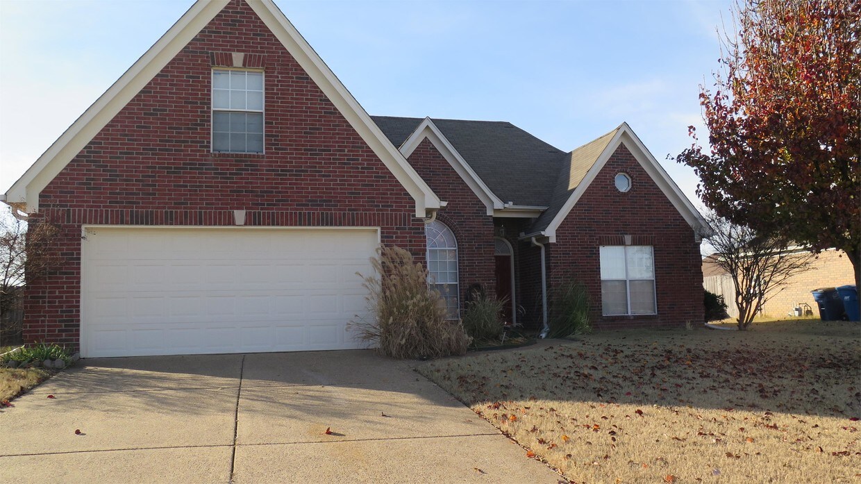 Foto principal - 7739 Piney Ridge Cv