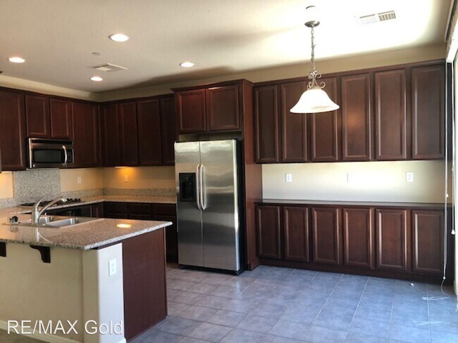 Building Photo - 3 br, 2 bath House - 1801 Wind Ranch Unit B