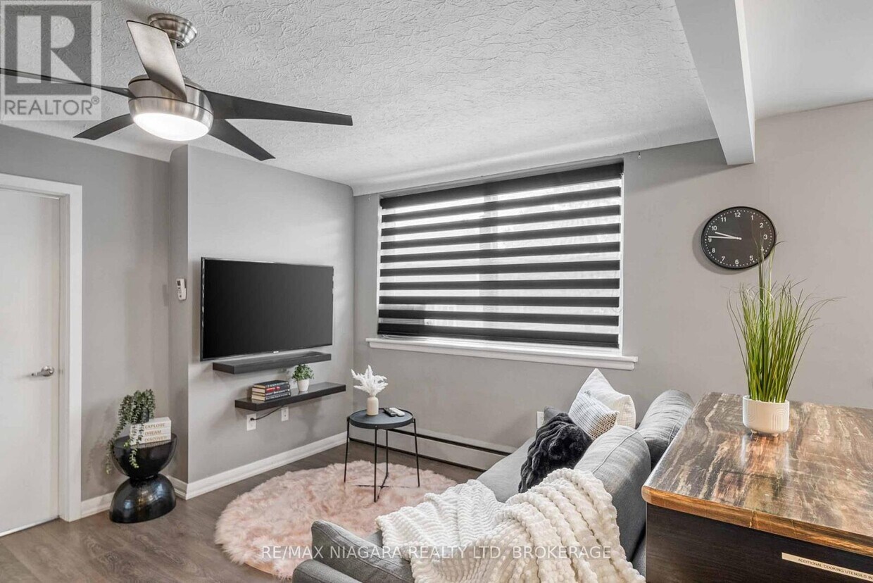 Photo principale - 4538 Huron St