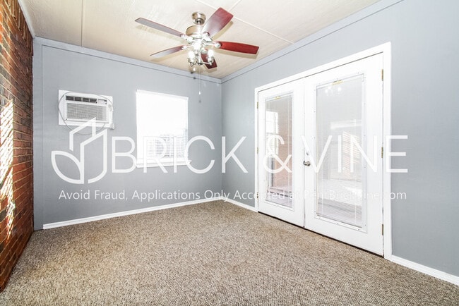 Foto del edificio - 4213 Hunterfield Ave