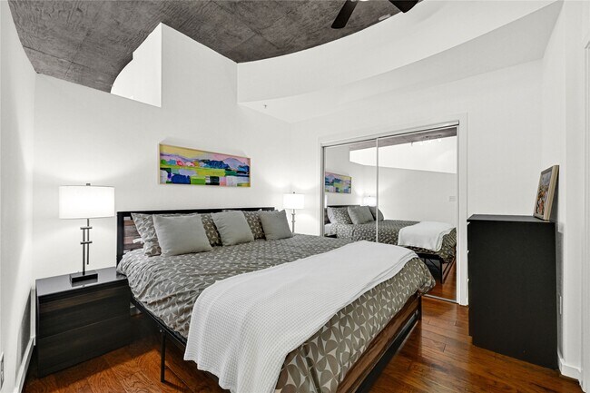 Foto del edificio - 5925 Almeda Rd