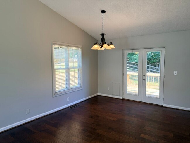 Building Photo - 2627 Lone Oak Trail