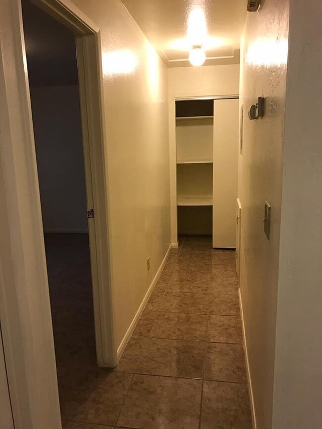 Building Photo - Brawley apartment for rent!