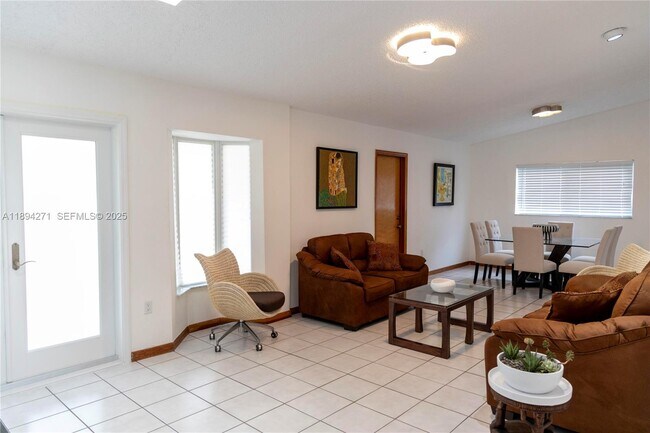 Foto del edificio - 8192 SW 90th Ave