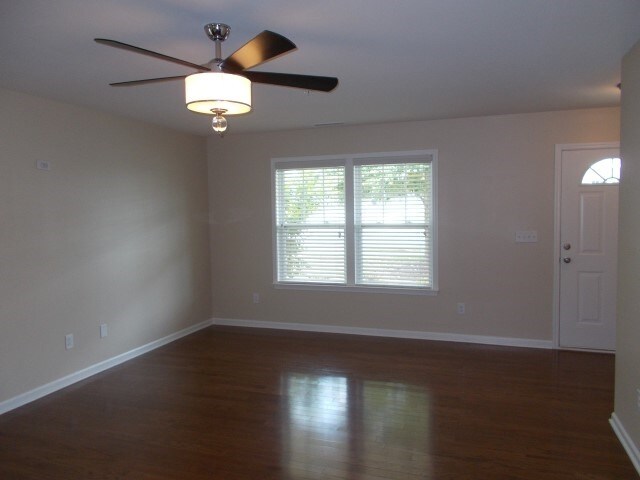 Building Photo - 147 Collenton Ln