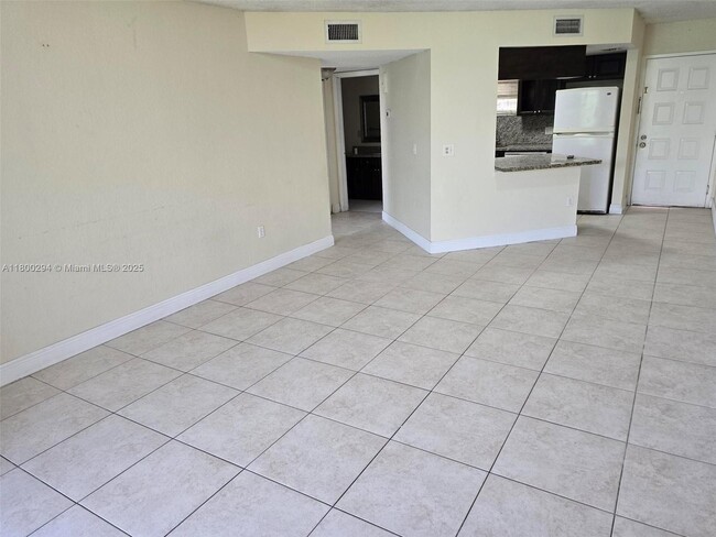 Building Photo - 8255 Lake Dr
