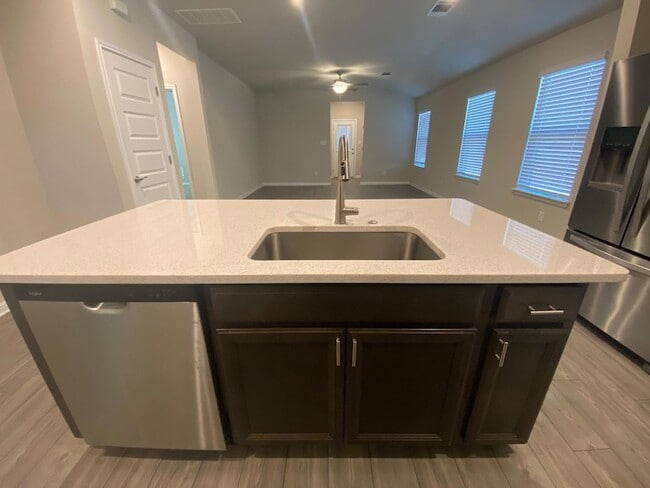 Building Photo - 10301 Mager Ln