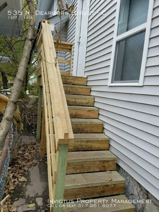 Building Photo - Newly Renovated Apartment!!!