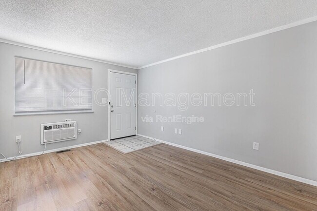 Building Photo - 314 Kenbrook Dr