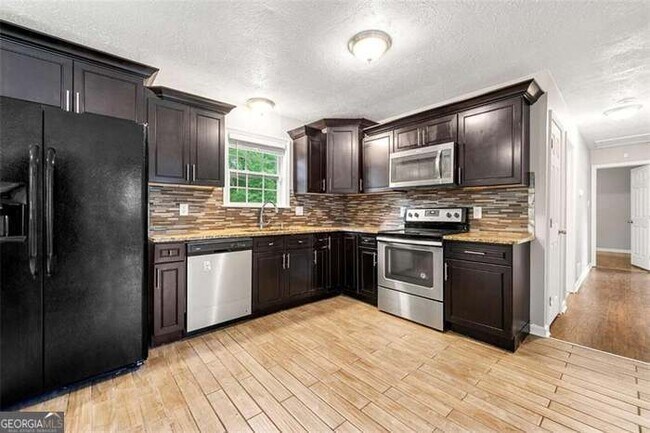 Foto del edificio - 3027 Lakeridge Dr SE