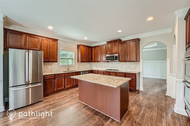 Foto del edificio - 3637 Lake Estates Way, Atlanta, GA, 30349