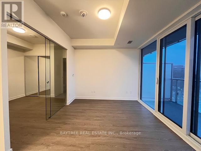 Photo du bâtiment - 425 Front St E