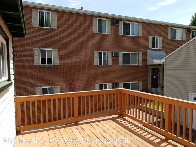 Building Photo - 320 Vincent St