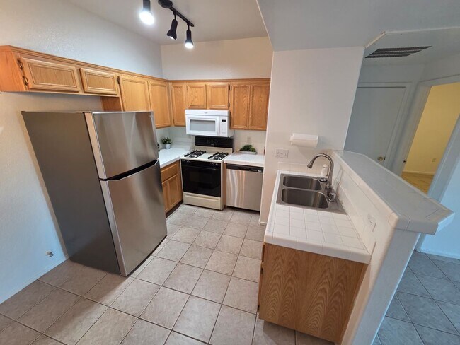 Foto del edificio - Charming Ground-Floor Condo with Mountain Views & Modern Upgrades!
