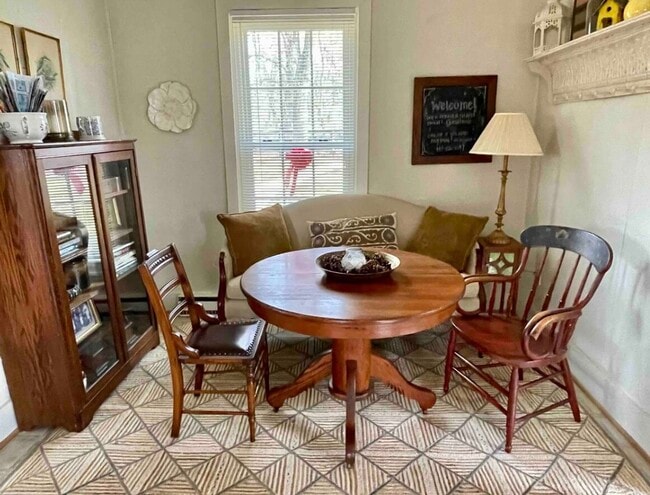 Furnished Dining area in kitchen - 39505 Rodeffer Rd