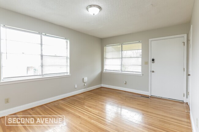 Foto del edificio - 3721 Grasselli Ave SW