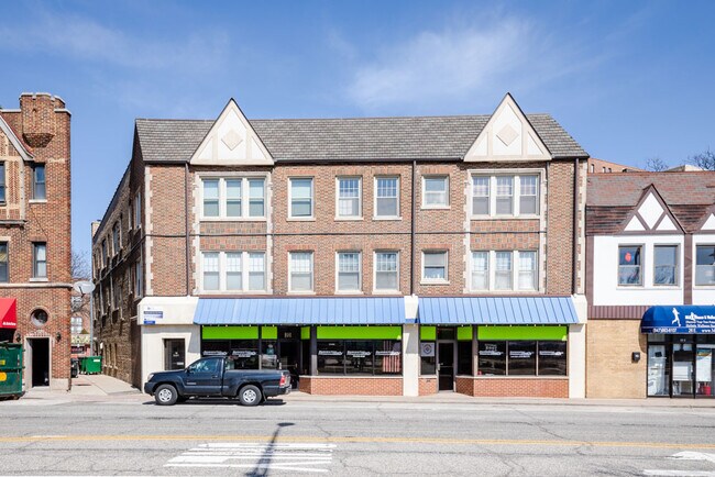 Foto del edificio - 18 E Northwest Hwy