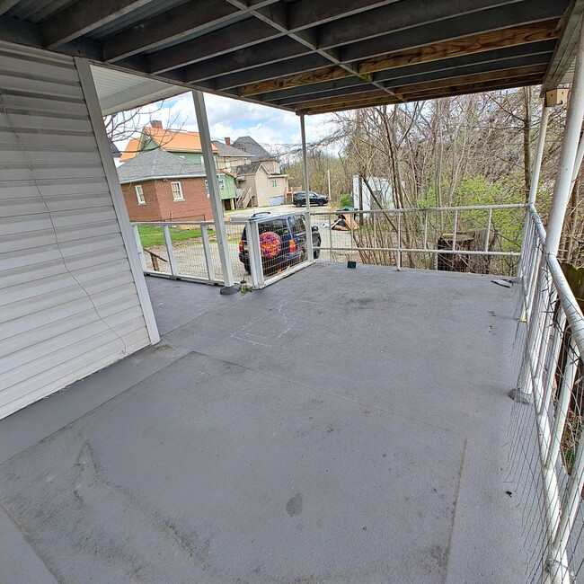 Building Photo - 509 S Main St