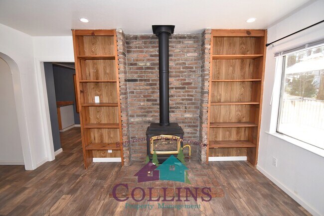 Building Photo - 11363 Cedar Ridge Dr