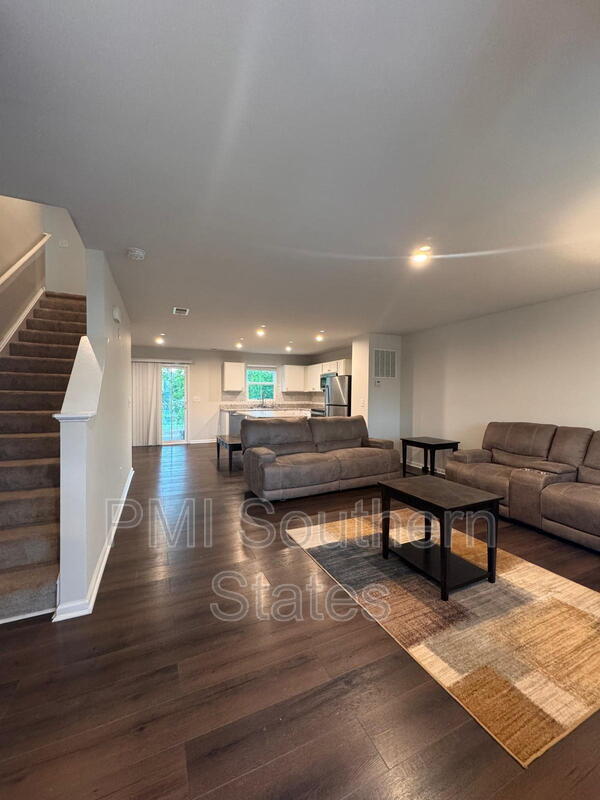 Foto del edificio - 358 Hobson Wy