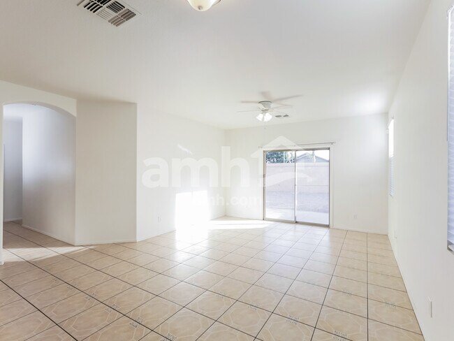 Foto del edificio - 12238 W Lincoln St