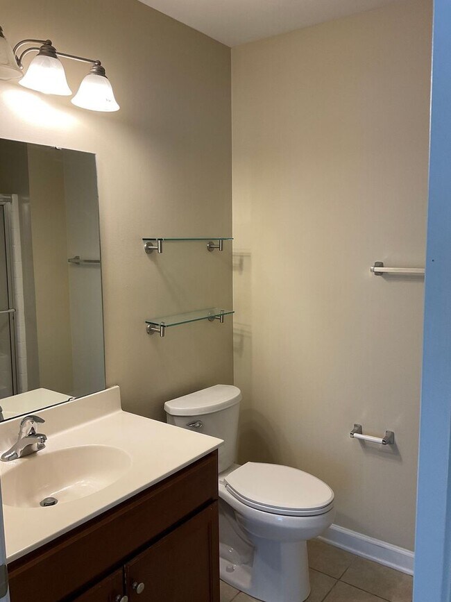 Building Photo - Available Now!! Beautiful 2 Bedroom Town H...