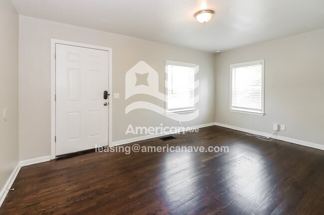 Foto del edificio - 7859 James A Reed Rd