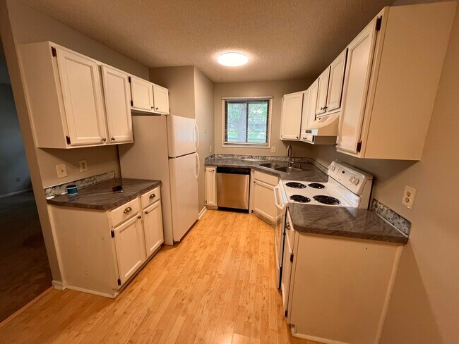 Foto del edificio - 13316 Zenith Ln