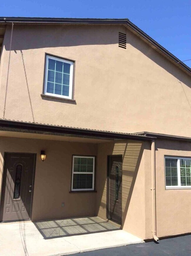 Building Photo - 71 Suffolk Ave