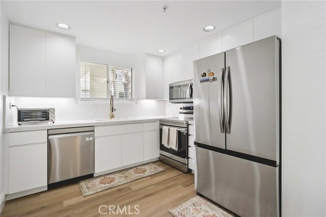 Building Photo - 2253 Martin