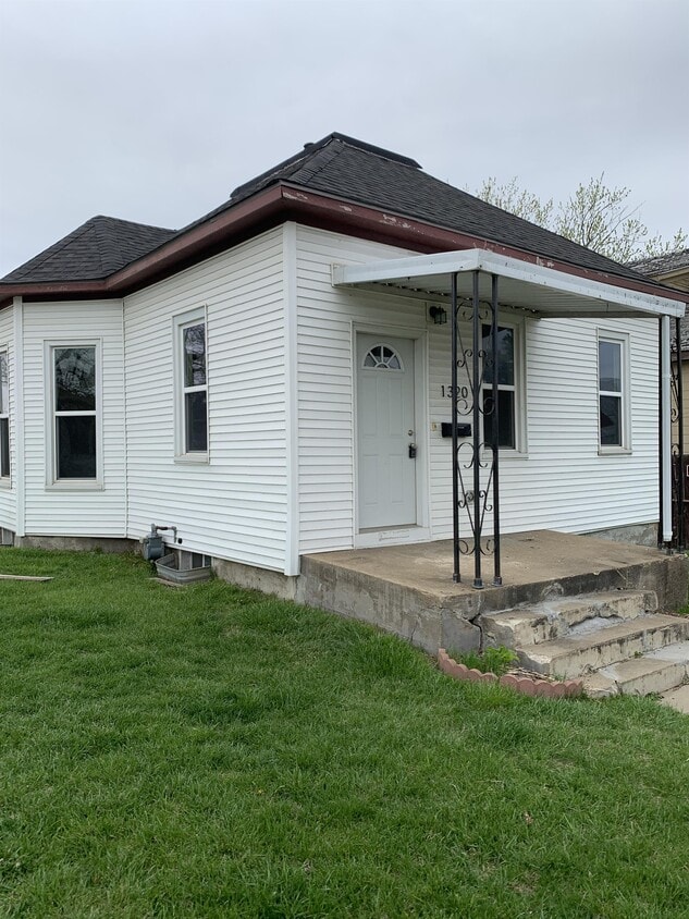 Primary Photo - 1320 M St SW