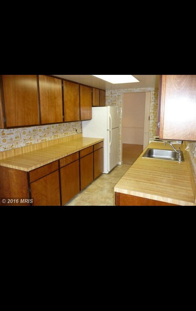 Building Photo - 13205 Dairymaid Dr