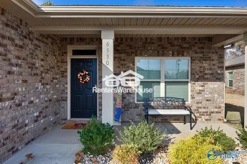 Foto del edificio - Beautiful All Brick 4-bedroom 2 1/2 bath home