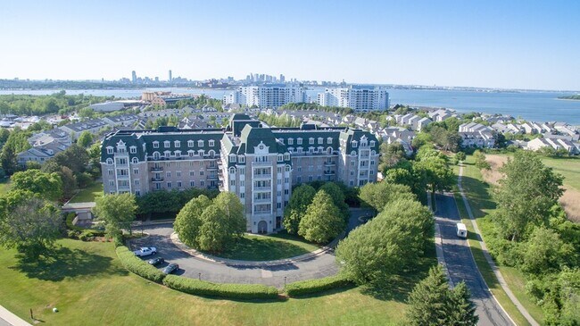 Building Photo - 100 Marina Dr