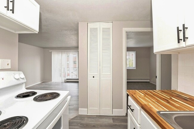 Interior Photo - Valley Point Apartments