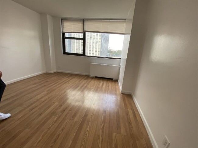Foto del edificio - 280 Marin Blvd