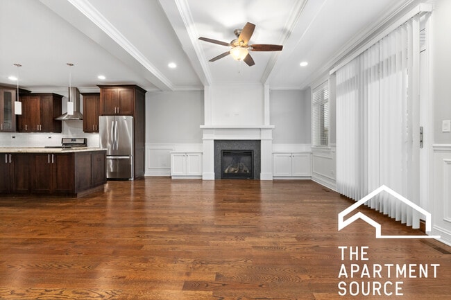 Building Photo - 1324 W Grand Ave