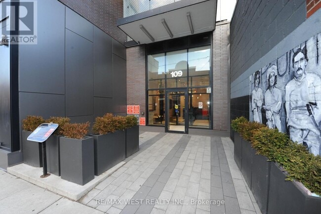 Building Photo - 109-109 Ossington Ave