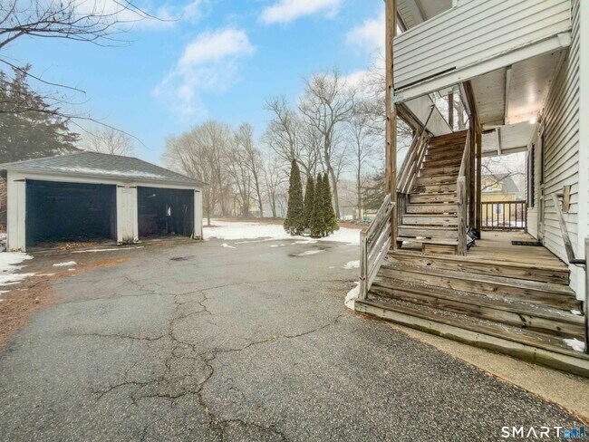 Building Photo - 72 Roosevelt Ave