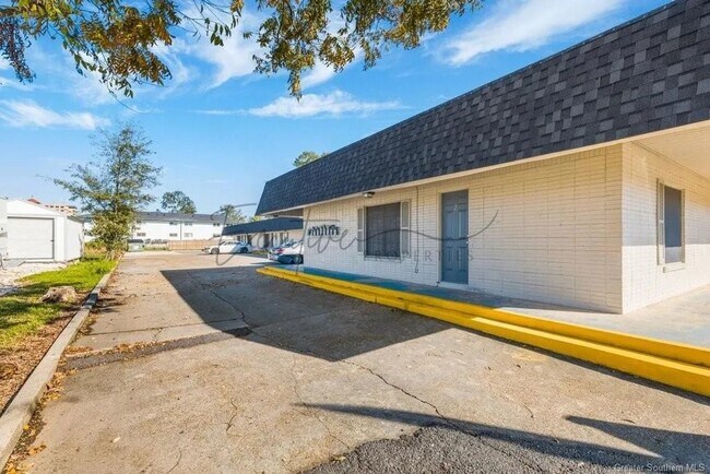 Building Photo - Cozy & Affordable 1-Bedroom Apartment – All-Inclusive Utilities