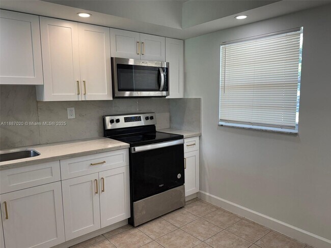 Foto del edificio - 5100 SW 90th Ave