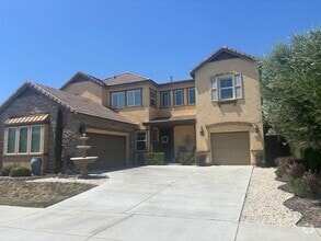 Building Photo - 2735 Crown Ct