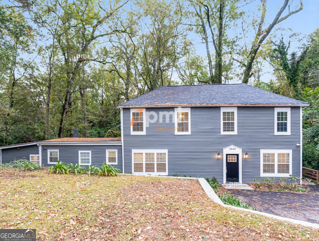 Foto principal - 3220 Ingleside Ave