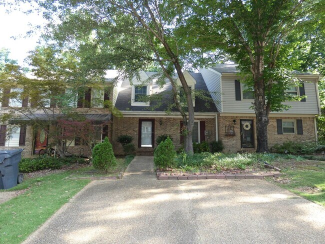 Foto del edificio - 3240 Overton Manor Dr