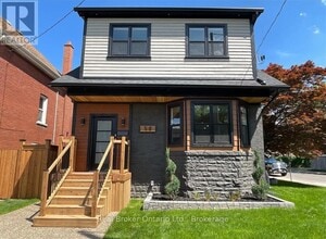 Building Photo - 58 Rosslyn Ave N
